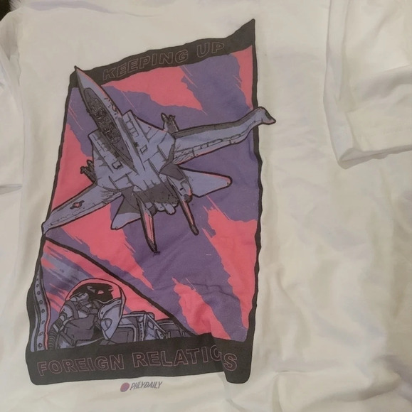 Phlydaily Keeping Up  Foreign Relations T-Shirt - Picture 3 of 4